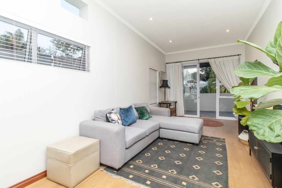 5 Bedroom Property for Sale in Hurlingham Manor Gauteng