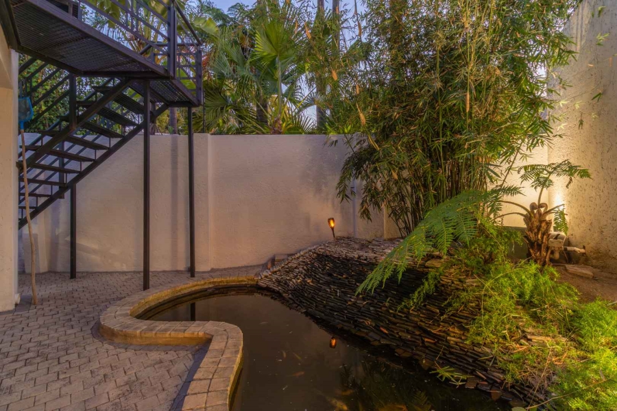 5 Bedroom Property for Sale in Hurlingham Manor Gauteng