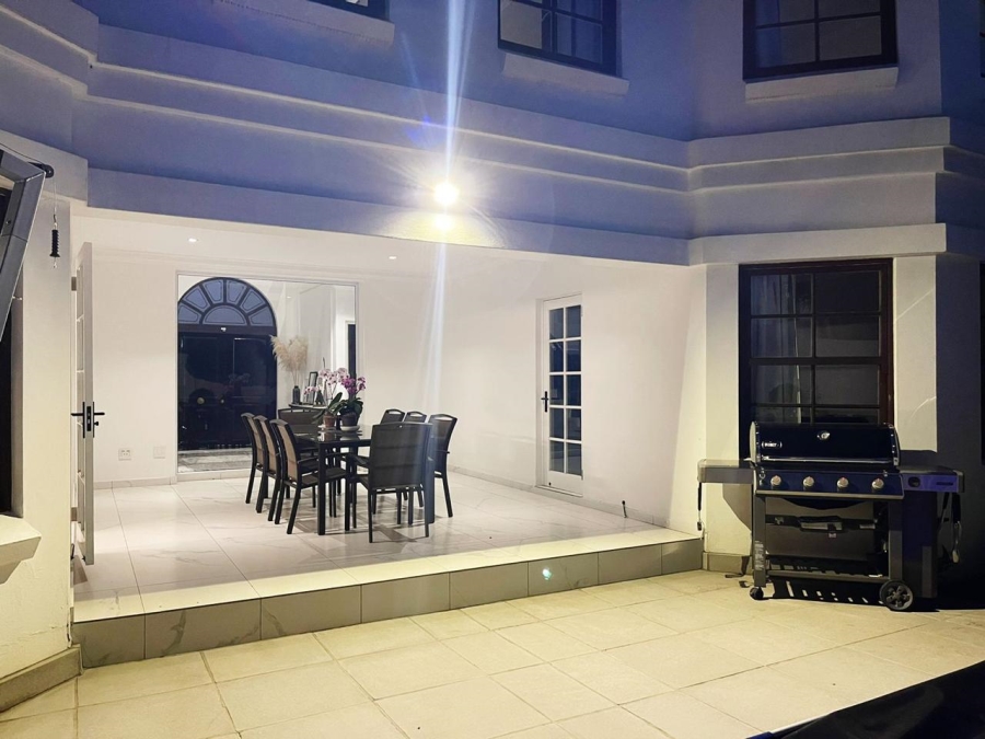 To Let 4 Bedroom Property for Rent in Bryanston Gauteng