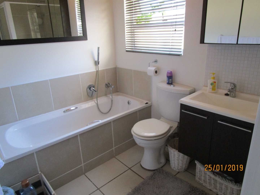 To Let 1 Bedroom Property for Rent in Bryanston Gauteng