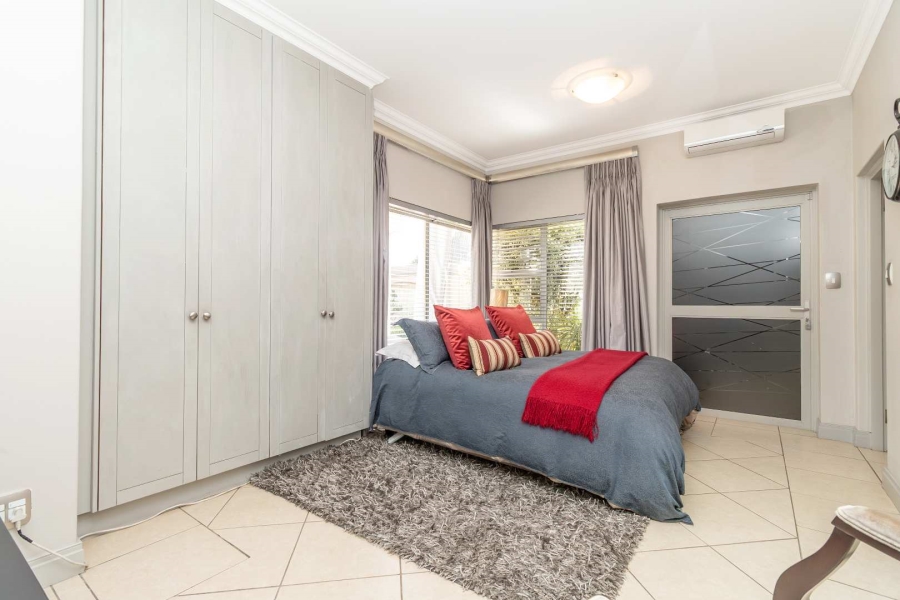 To Let 4 Bedroom Property for Rent in Northcliff Gauteng