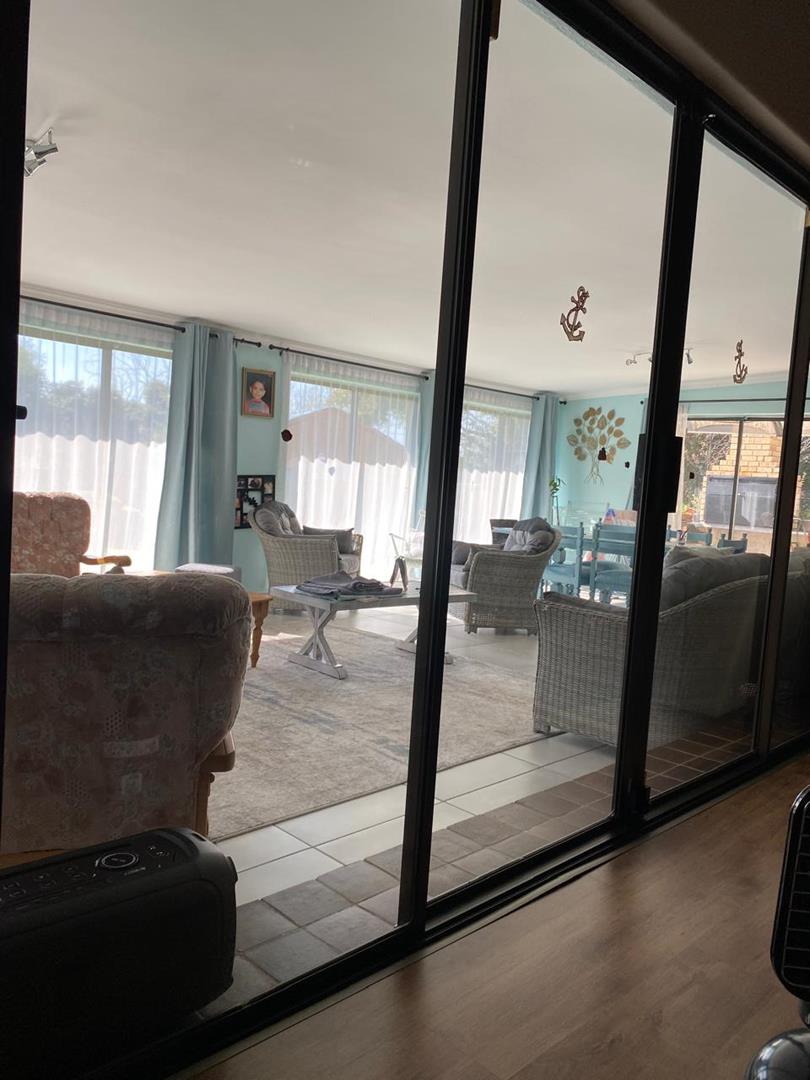To Let 4 Bedroom Property for Rent in Kelvin Gauteng