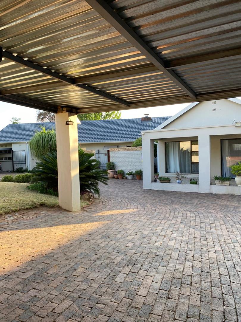 To Let 4 Bedroom Property for Rent in Kelvin Gauteng