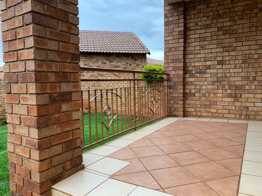 2 Bedroom Property for Sale in Mooikloof Ridge Gauteng