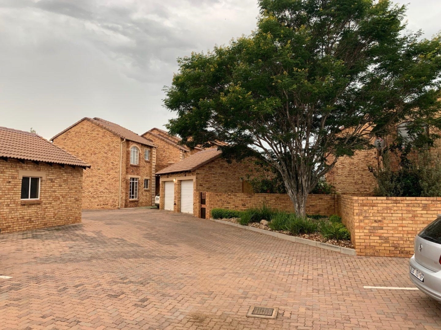 2 Bedroom Property for Sale in Mooikloof Ridge Gauteng