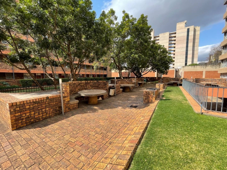 1 Bedroom Property for Sale in Hatfield Gauteng