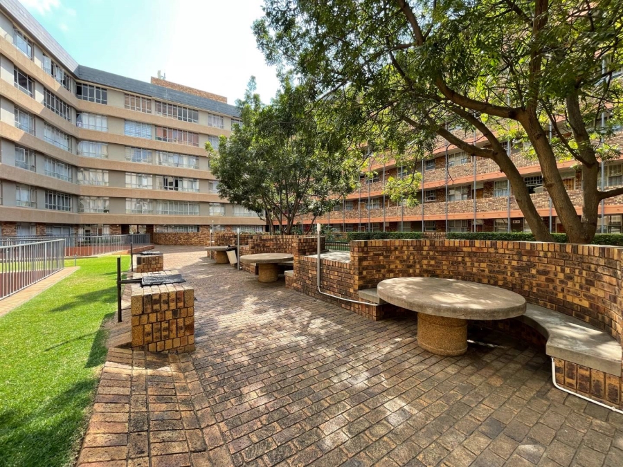 1 Bedroom Property for Sale in Hatfield Gauteng