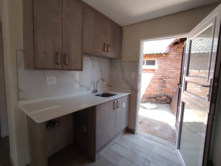 To Let 3 Bedroom Property for Rent in Heuweloord Gauteng