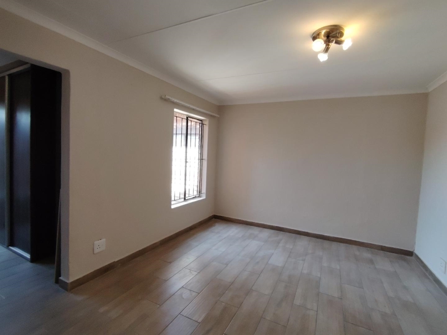 To Let 3 Bedroom Property for Rent in Heuweloord Gauteng