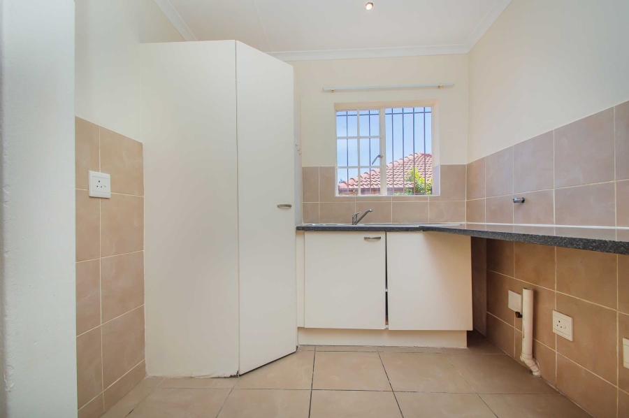 2 Bedroom Property for Sale in Honeydew Ridge Gauteng