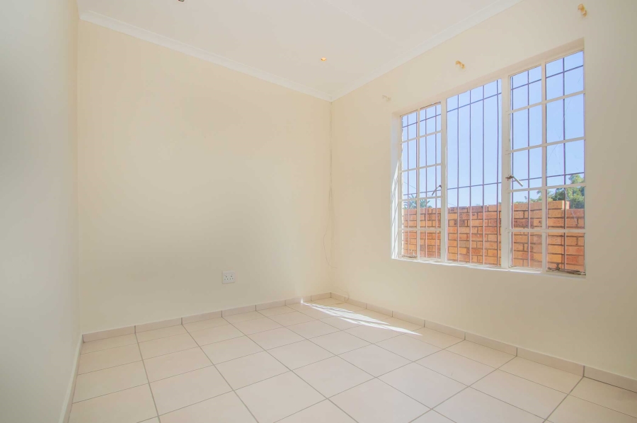 2 Bedroom Property for Sale in Honeydew Ridge Gauteng