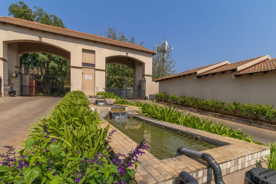 3 Bedroom Property for Sale in Weltevreden Park Gauteng