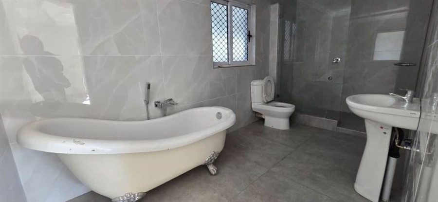 5 Bedroom Property for Sale in Wierdapark Gauteng