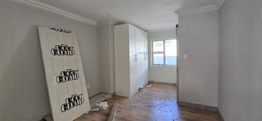 5 Bedroom Property for Sale in Wierdapark Gauteng