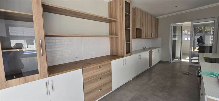 5 Bedroom Property for Sale in Wierdapark Gauteng