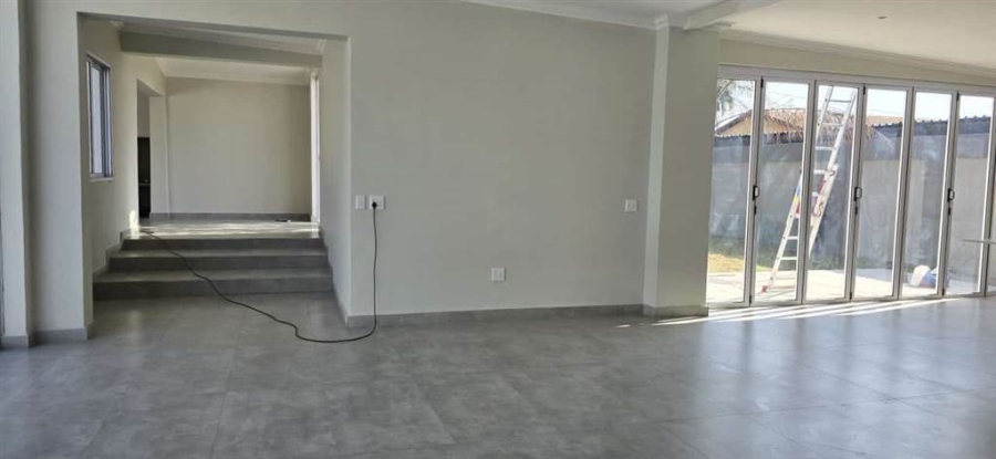5 Bedroom Property for Sale in Wierdapark Gauteng