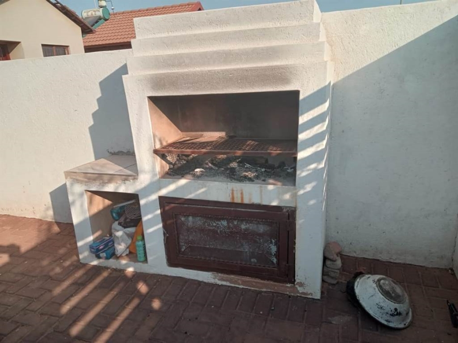 3 Bedroom Property for Sale in Soshanguve VV Gauteng