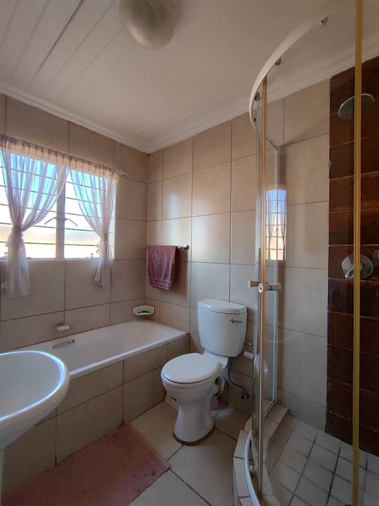3 Bedroom Property for Sale in Andeon Gauteng