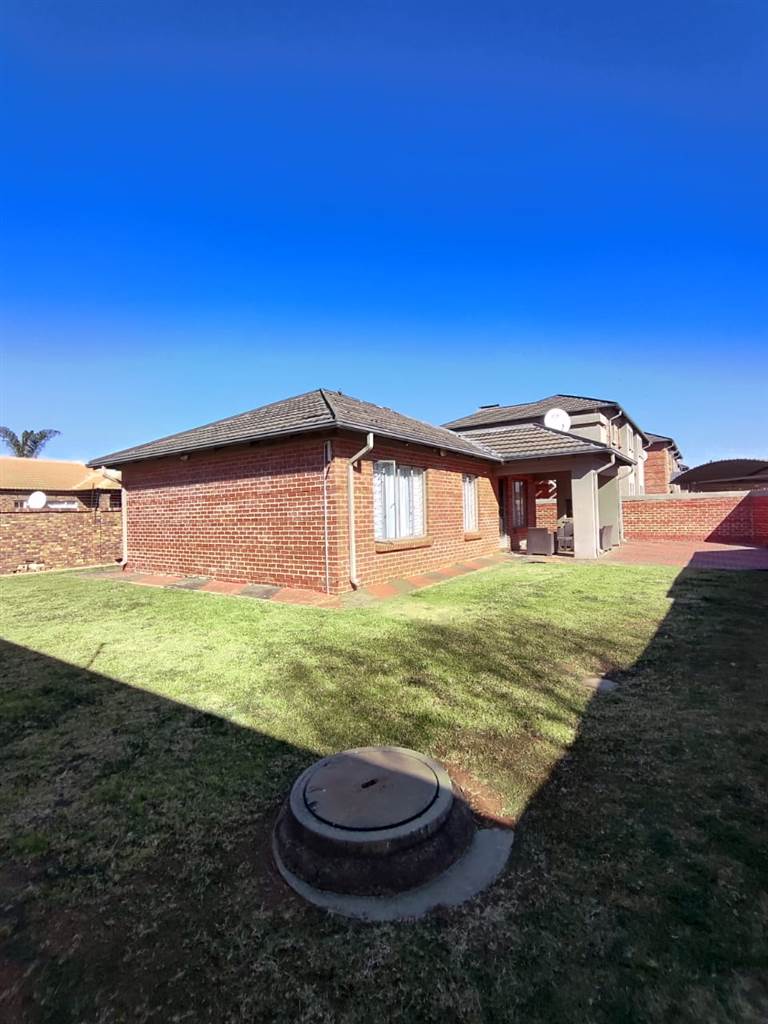 3 Bedroom Property for Sale in Andeon Gauteng