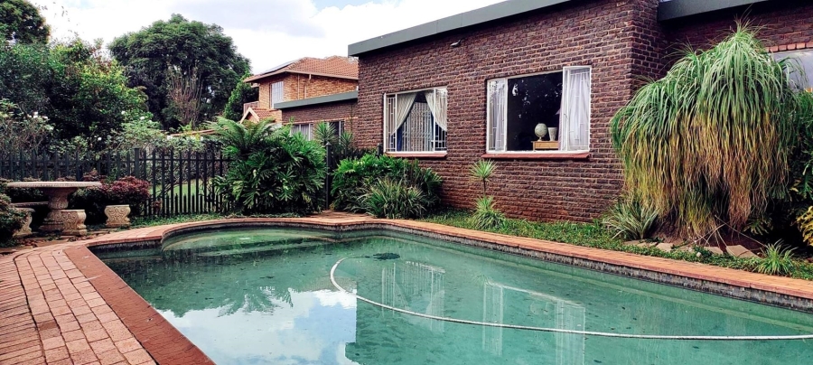 4 Bedroom Property for Sale in Wierdapark Gauteng