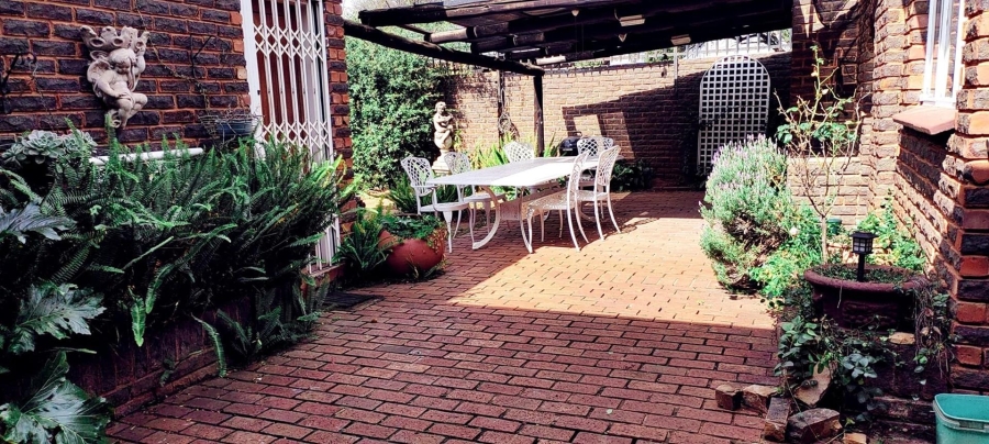 4 Bedroom Property for Sale in Wierdapark Gauteng