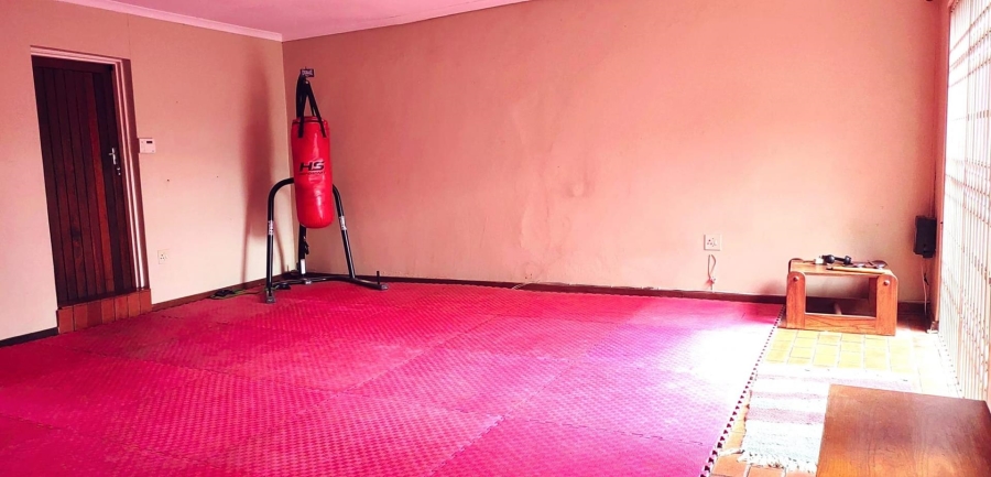 4 Bedroom Property for Sale in Wierdapark Gauteng