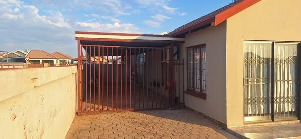 3 Bedroom Property for Sale in Soshanguve VV Gauteng