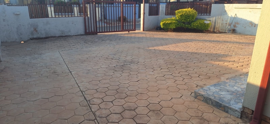 3 Bedroom Property for Sale in Soshanguve VV Gauteng
