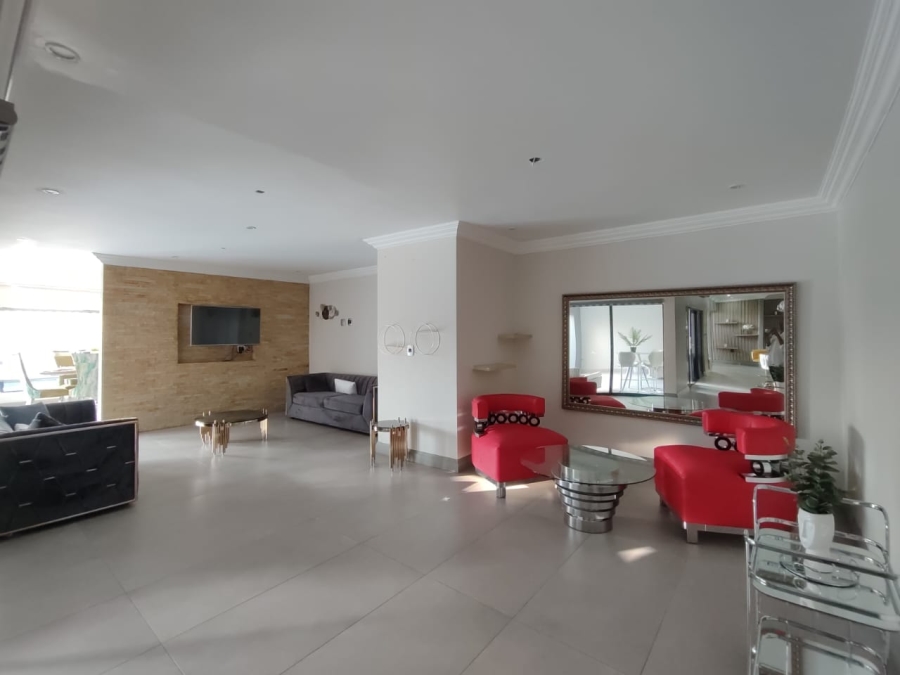 6 Bedroom Property for Sale in Heuwelsig Estate Gauteng