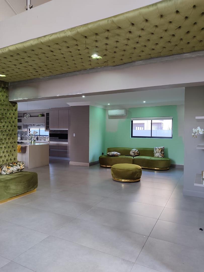 6 Bedroom Property for Sale in Heuwelsig Estate Gauteng