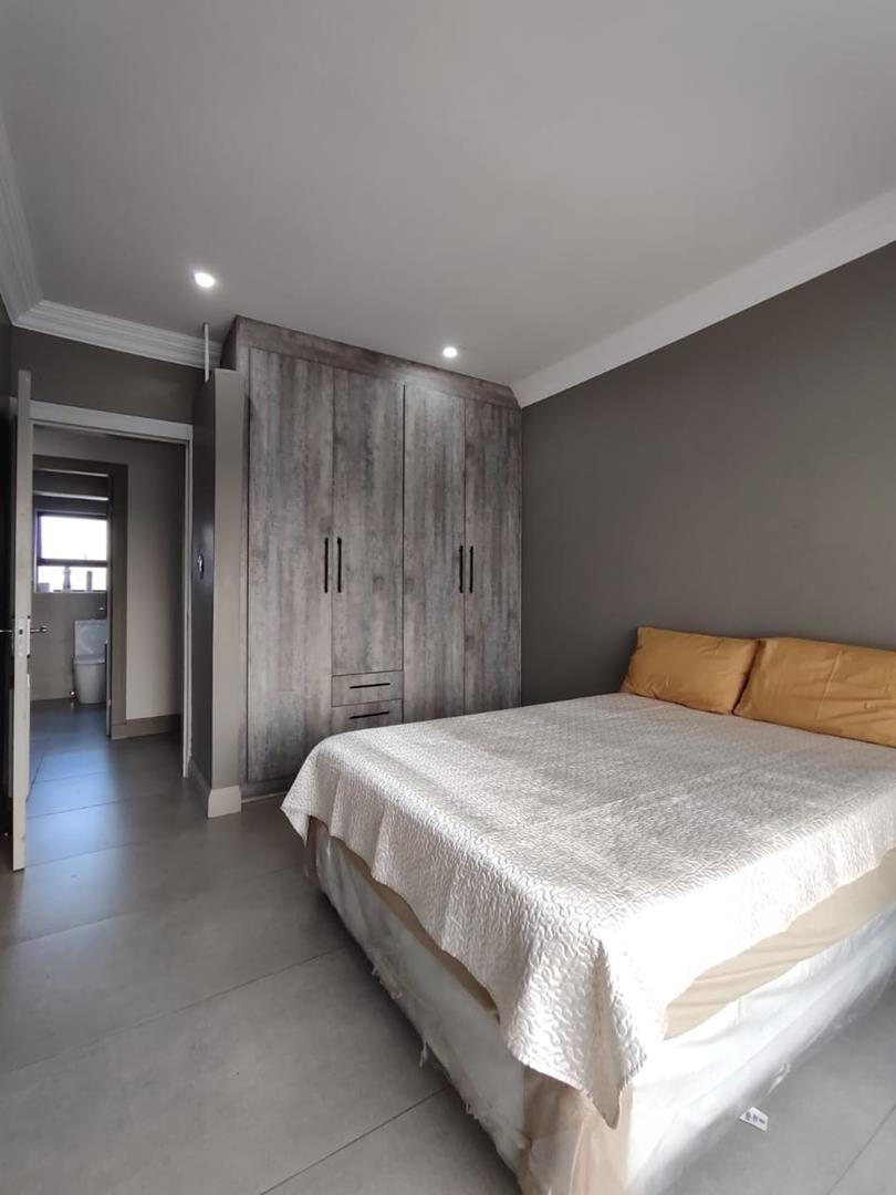 6 Bedroom Property for Sale in Heuwelsig Estate Gauteng