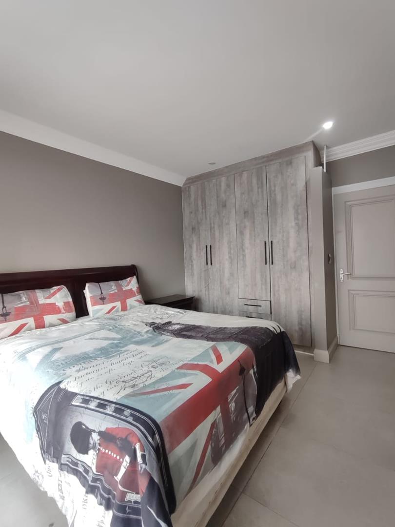 6 Bedroom Property for Sale in Heuwelsig Estate Gauteng