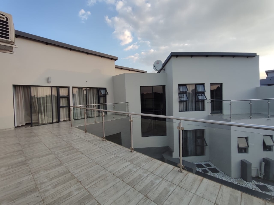 6 Bedroom Property for Sale in Heuwelsig Estate Gauteng