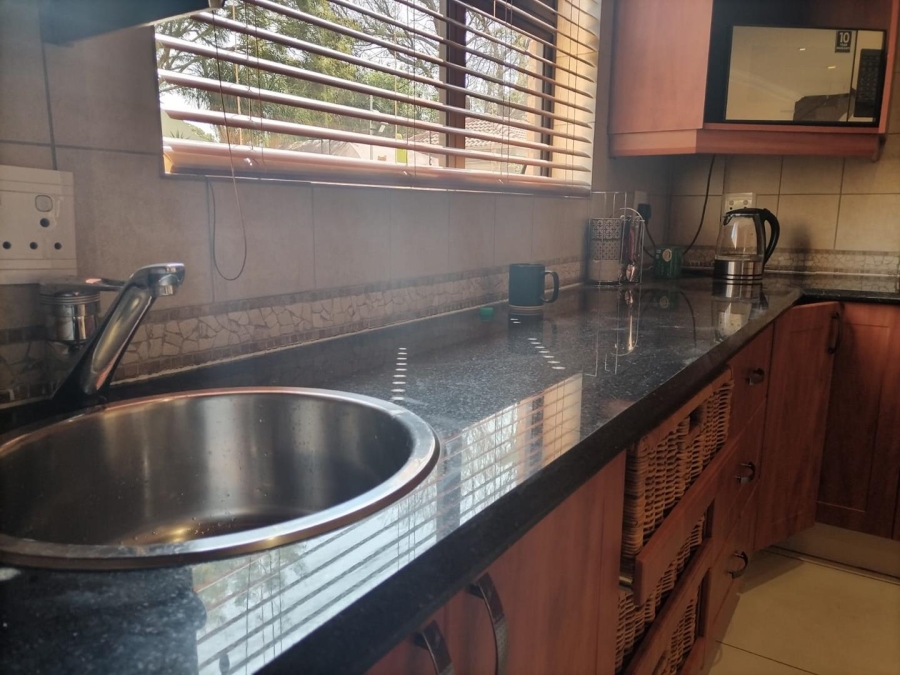 5 Bedroom Property for Sale in Ninapark Gauteng