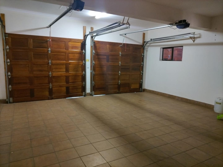 5 Bedroom Property for Sale in Ninapark Gauteng