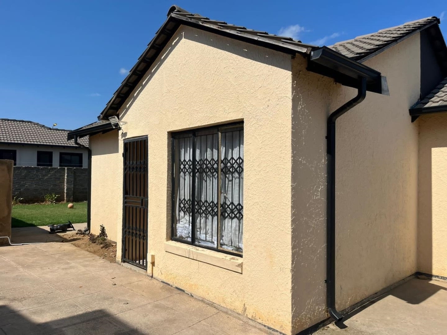 2 Bedroom Property for Sale in Elandspoort Gauteng