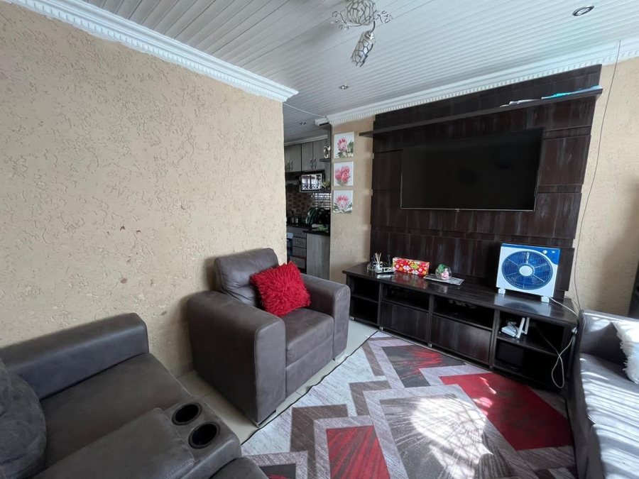 2 Bedroom Property for Sale in Elandspoort Gauteng