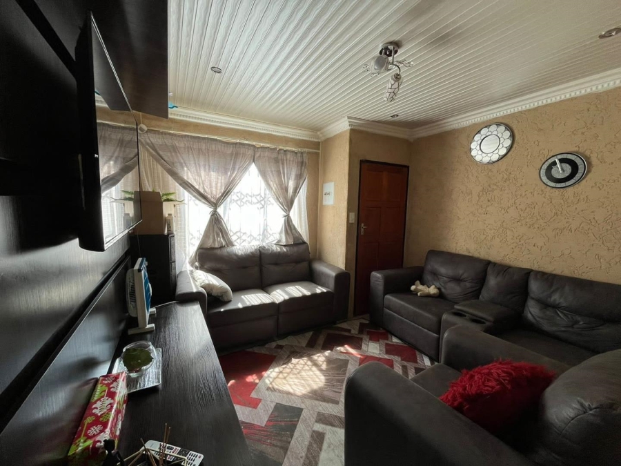 2 Bedroom Property for Sale in Elandspoort Gauteng