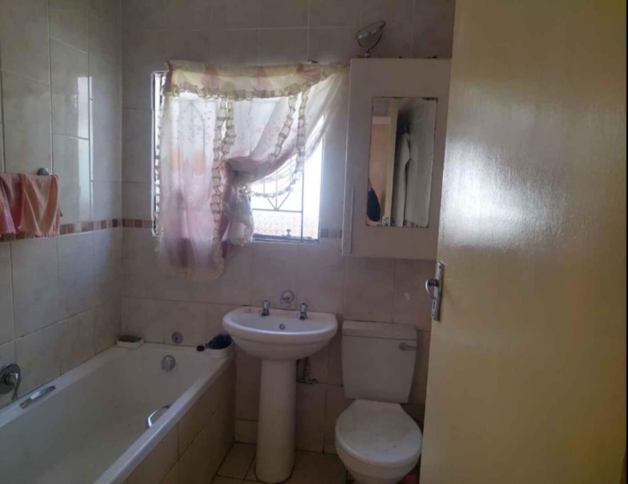 2 Bedroom Property for Sale in Soshanguve VV Gauteng