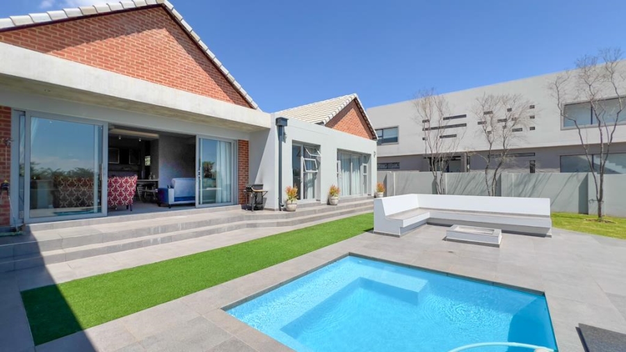 4 Bedroom Property for Sale in Midstream Ridge Gauteng