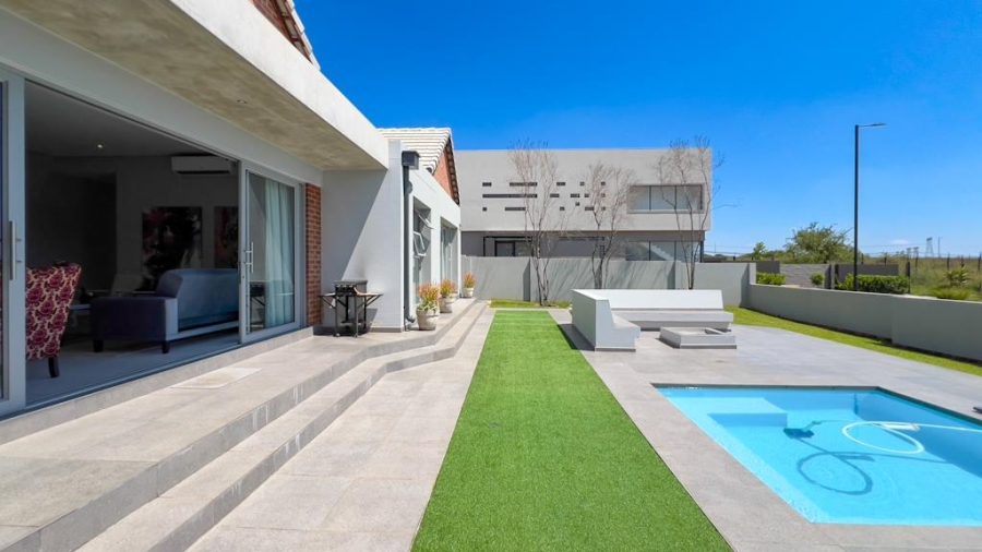 4 Bedroom Property for Sale in Midstream Ridge Gauteng