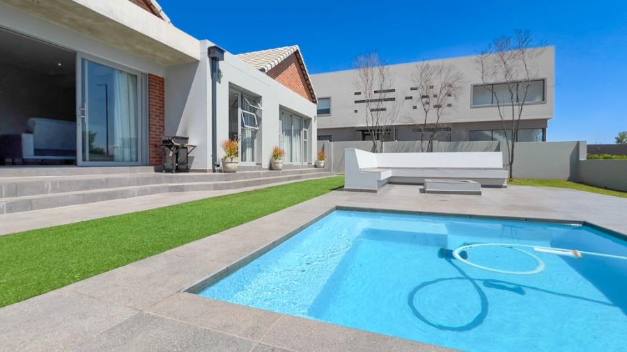 4 Bedroom Property for Sale in Midstream Ridge Gauteng