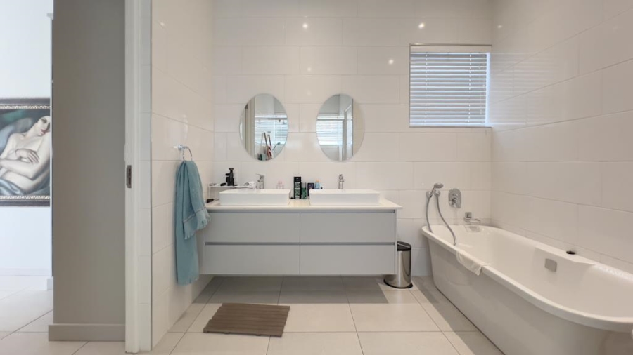 4 Bedroom Property for Sale in Midstream Ridge Gauteng