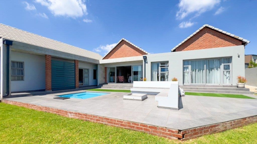 4 Bedroom Property for Sale in Midstream Ridge Gauteng