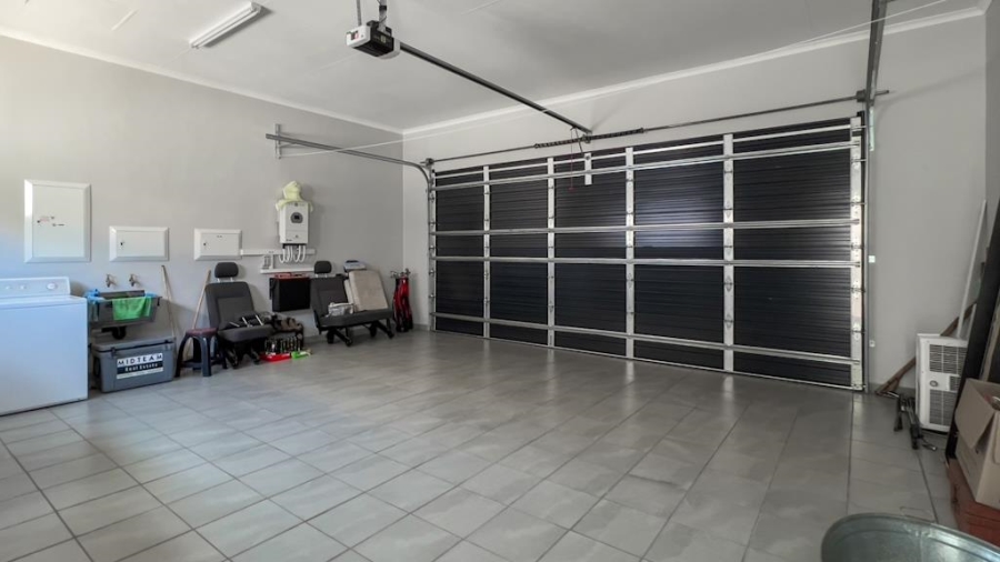 4 Bedroom Property for Sale in Midstream Ridge Gauteng