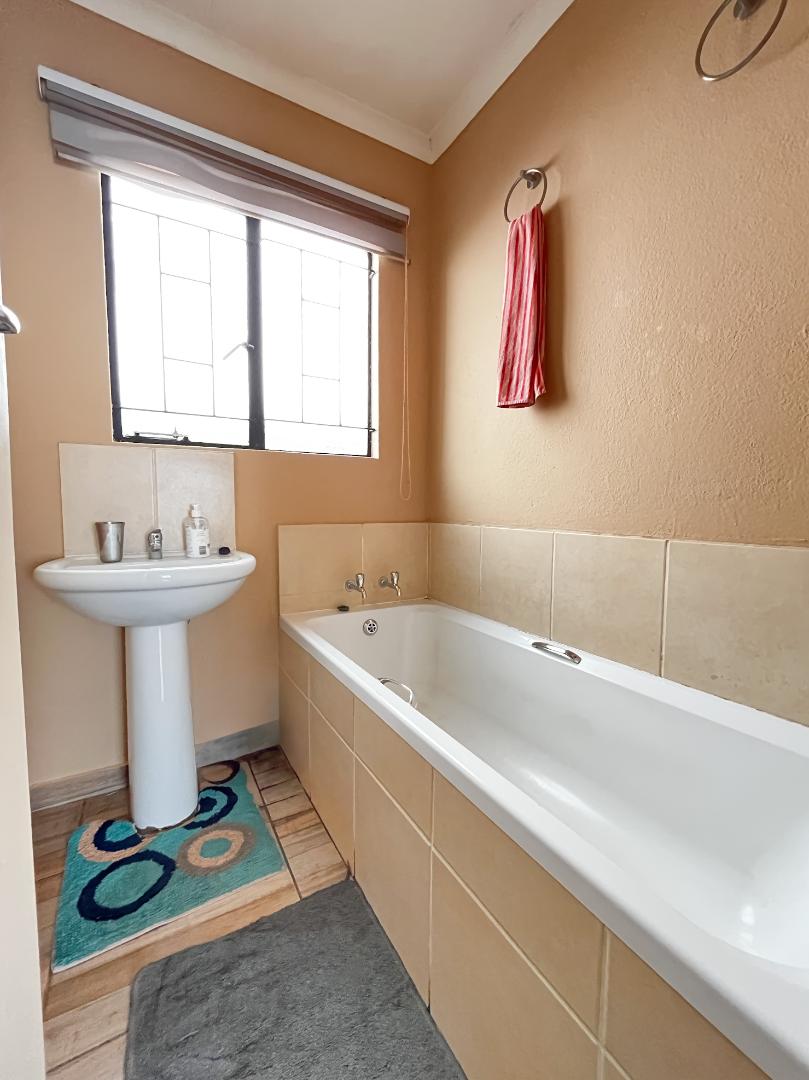 3 Bedroom Property for Sale in Soshanguve VV Gauteng