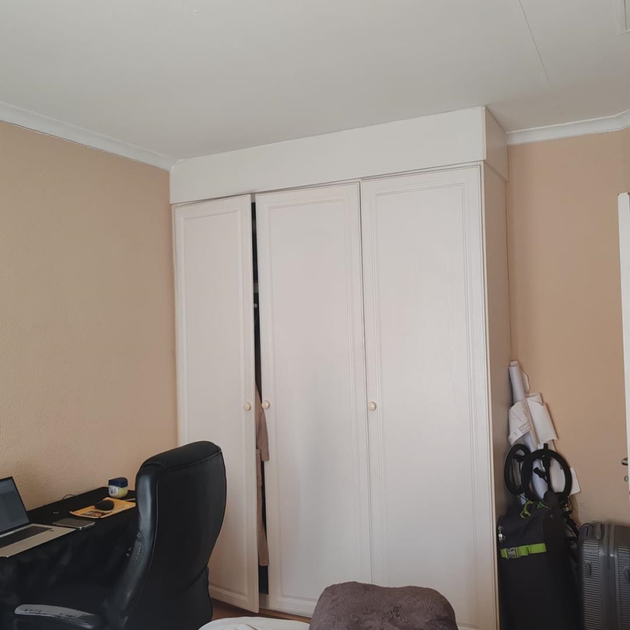 1 Bedroom Property for Sale in Carlswald North Gauteng