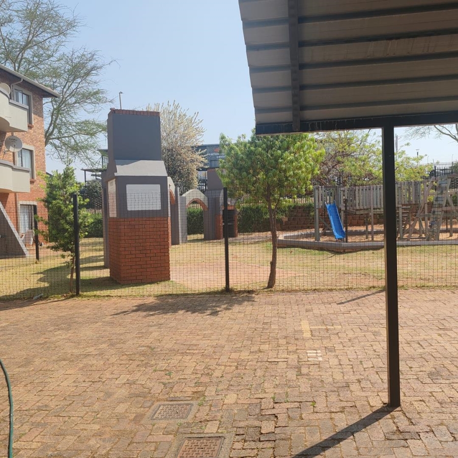1 Bedroom Property for Sale in Carlswald North Gauteng