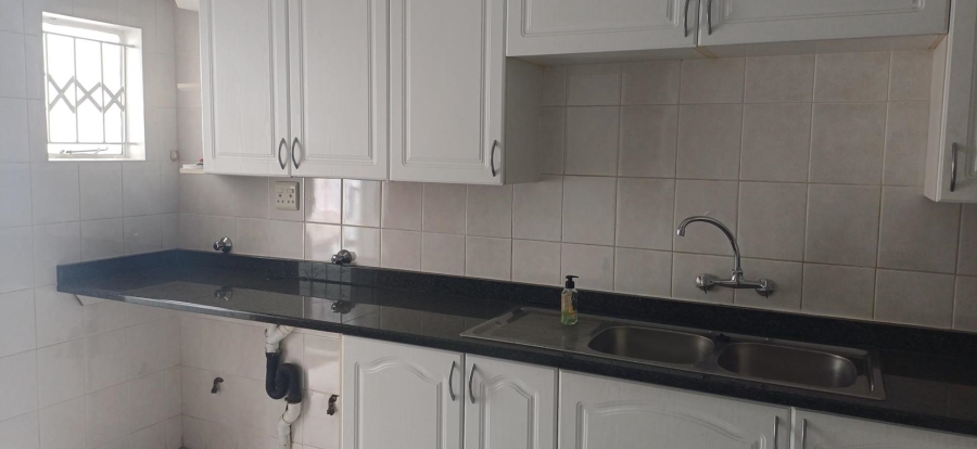 To Let 2 Bedroom Property for Rent in Randburg Gauteng