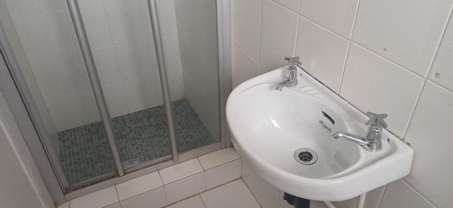 To Let 2 Bedroom Property for Rent in Randburg Gauteng